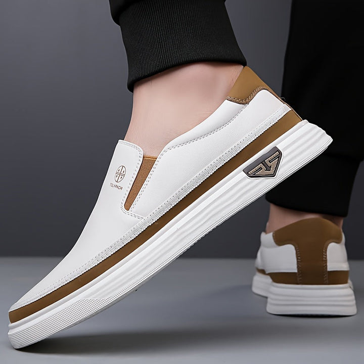 Heren Loafers | Slip-On & Decoratieve Stiksels | Antislip Rubberen Zool | Wit met Bruine & Gouden Accenten